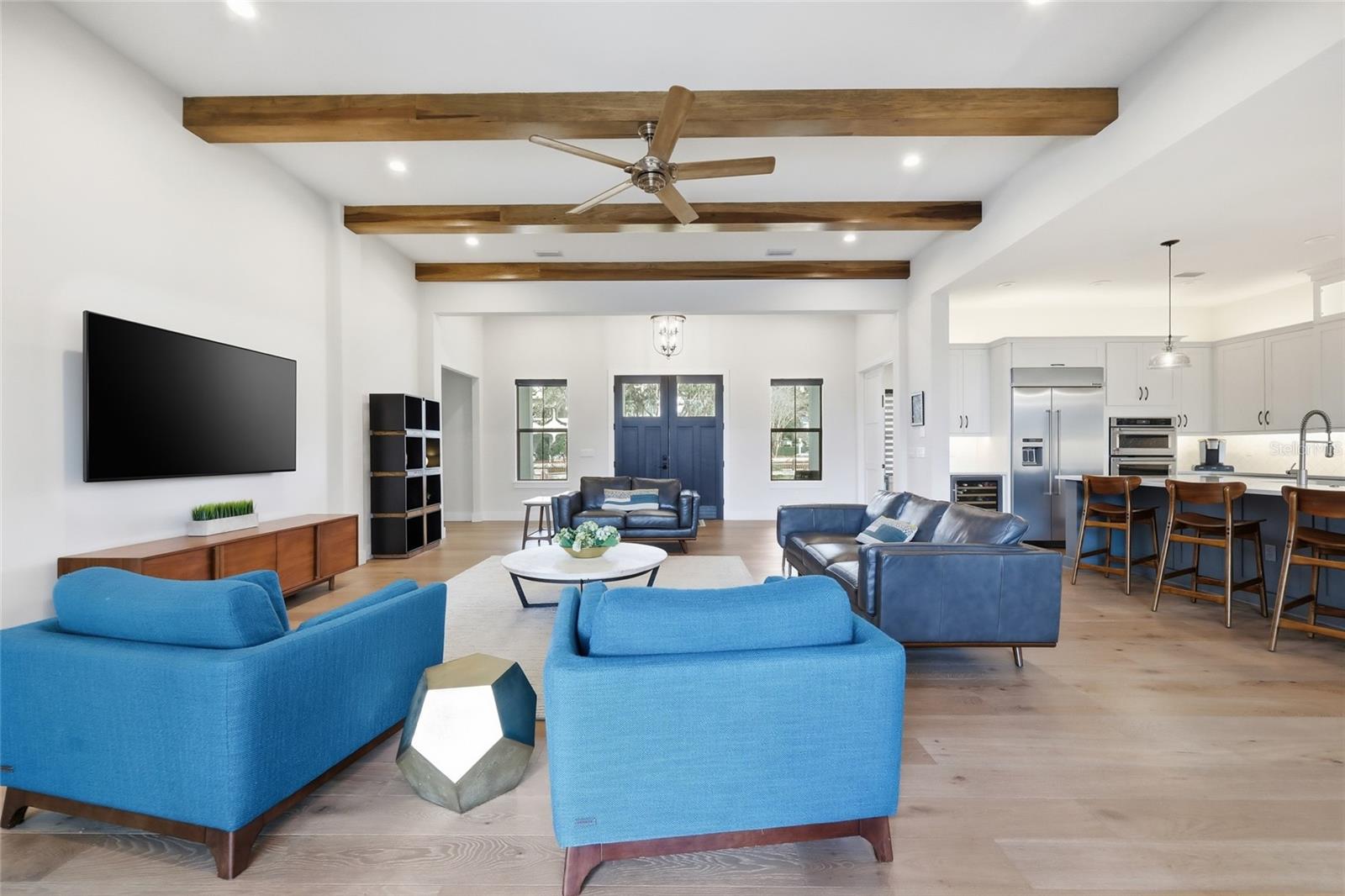 Image 17 of 86 For 15210 Oakland Avenue