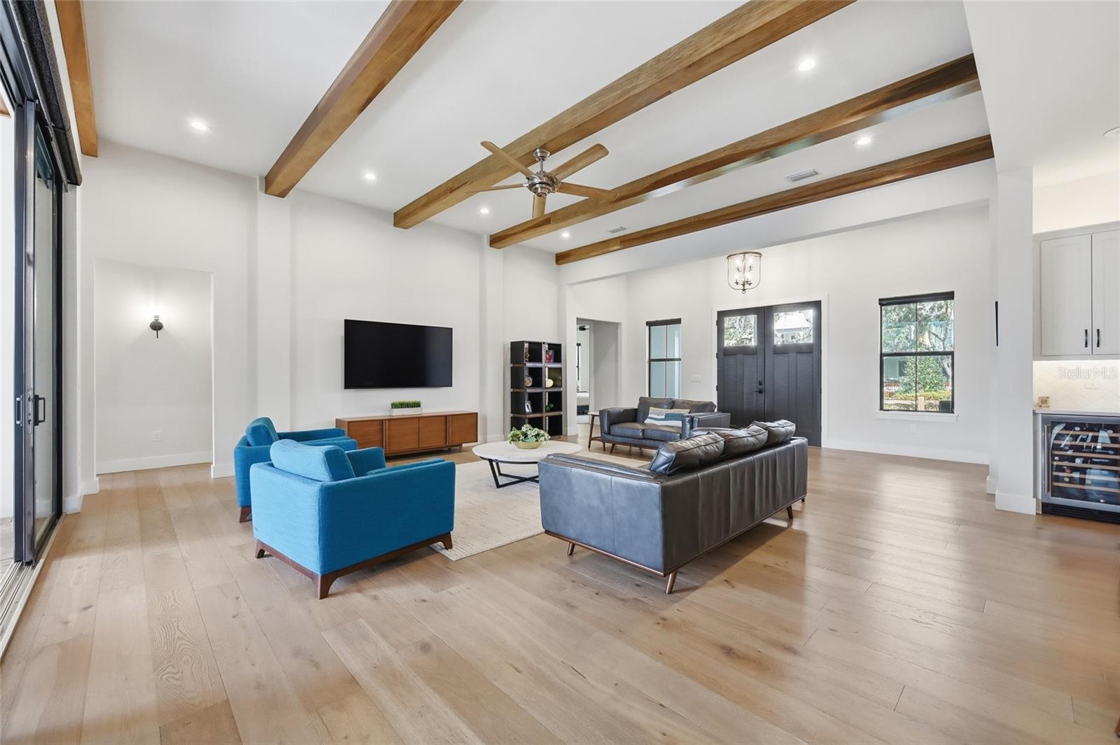 Image 18 of 86 For 15210 Oakland Avenue