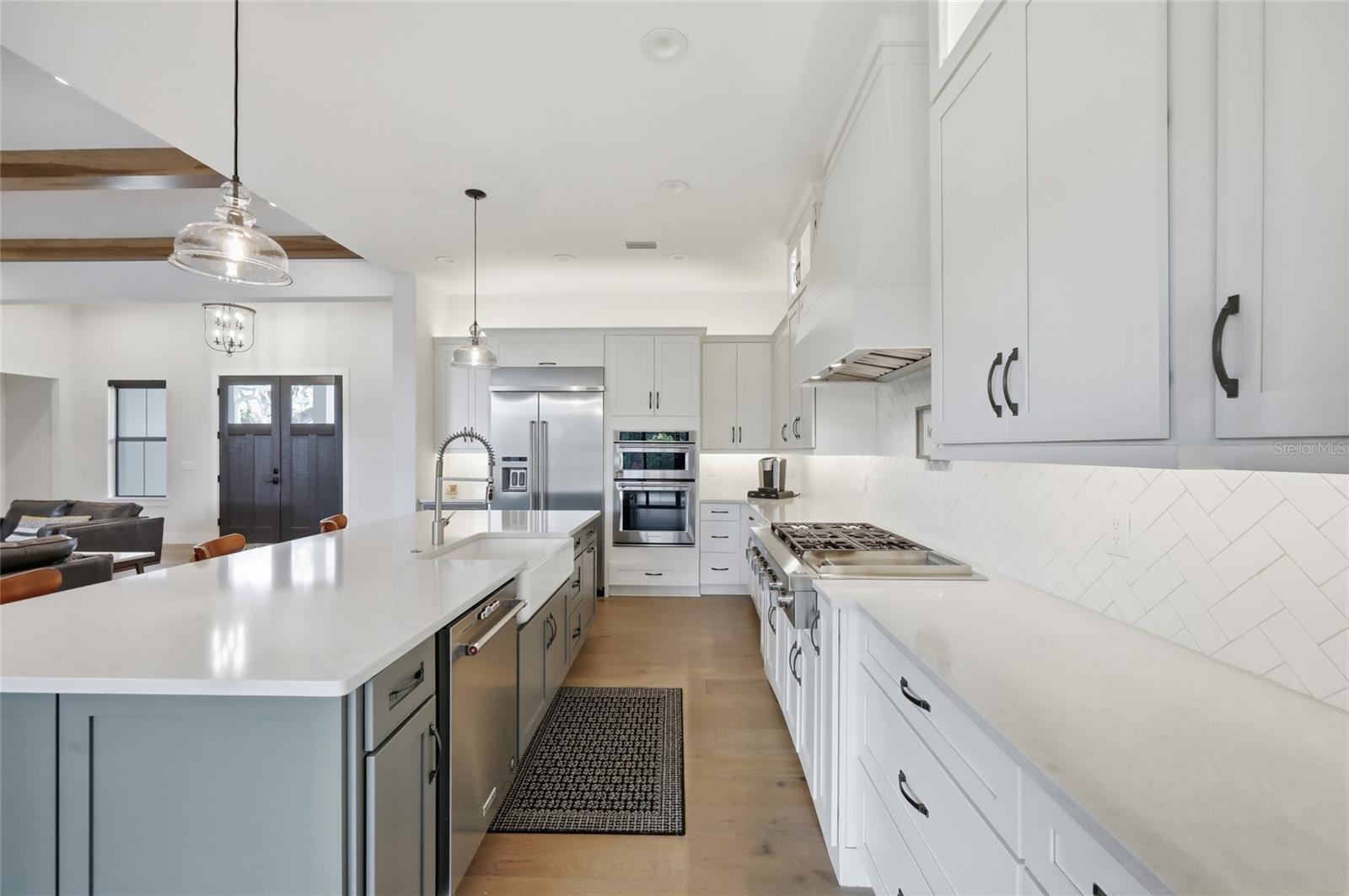 Image 23 of 86 For 15210 Oakland Avenue