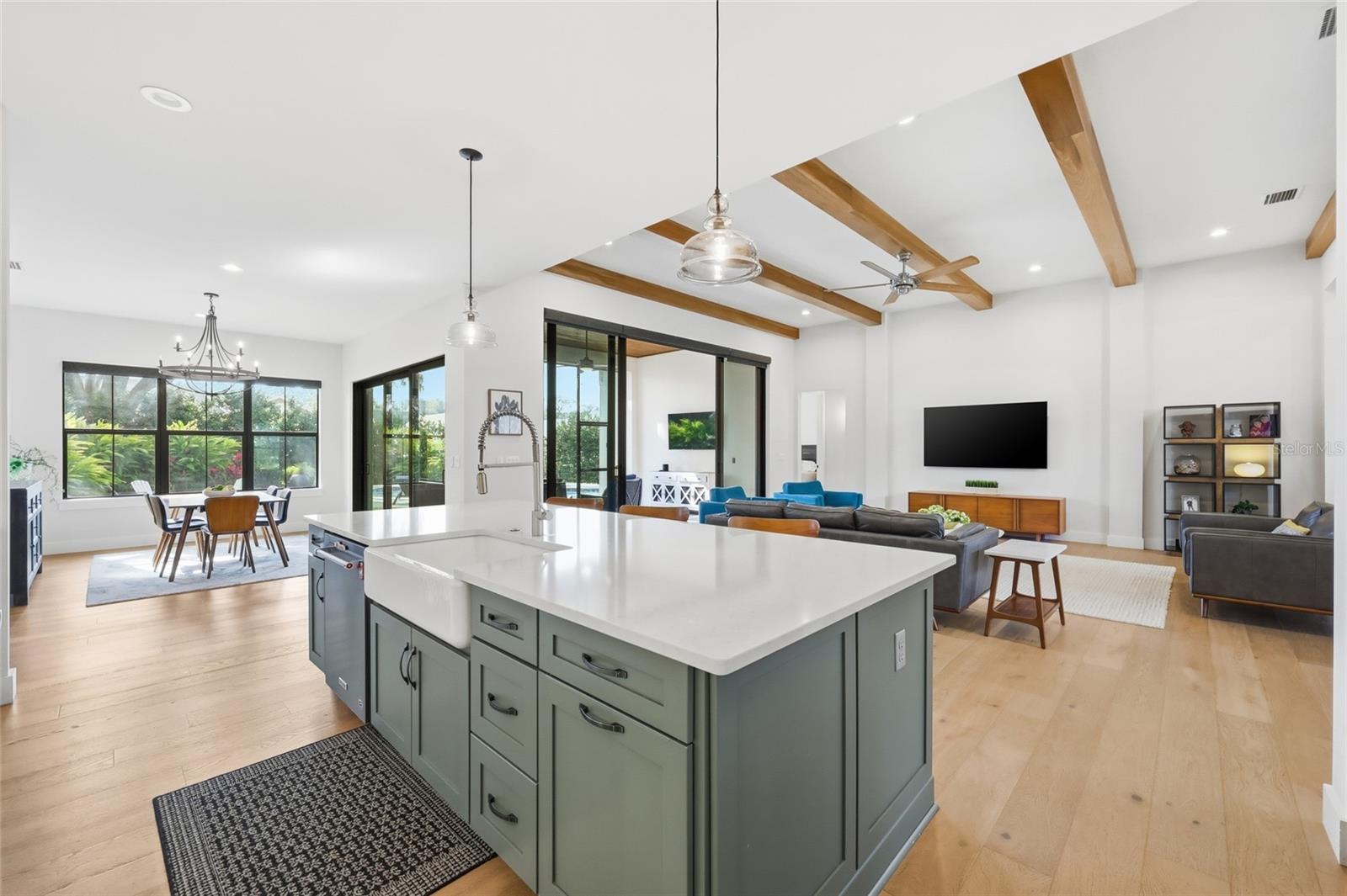 Image 24 of 86 For 15210 Oakland Avenue