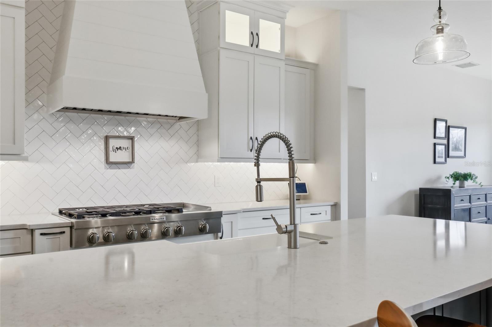 Image 25 of 86 For 15210 Oakland Avenue