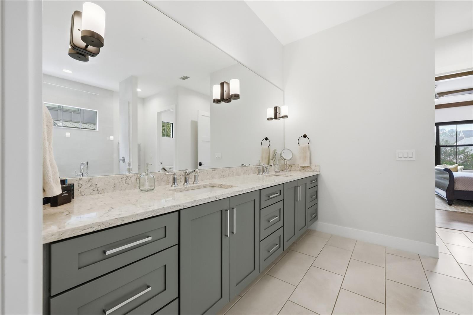 Image 32 of 86 For 15210 Oakland Avenue