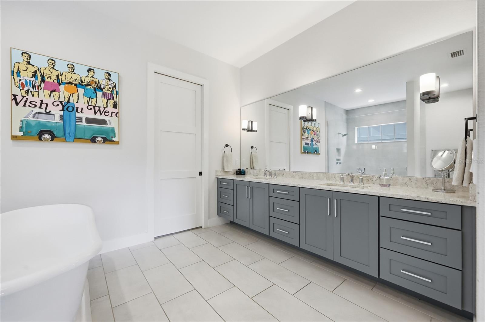 Image 37 of 86 For 15210 Oakland Avenue