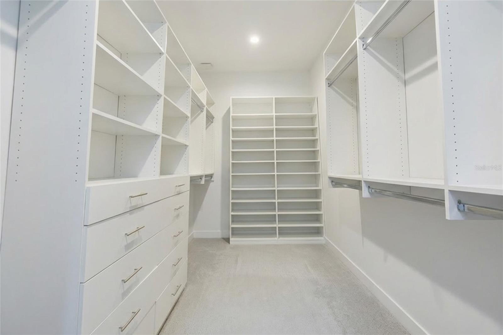 Image 40 of 86 For 15210 Oakland Avenue