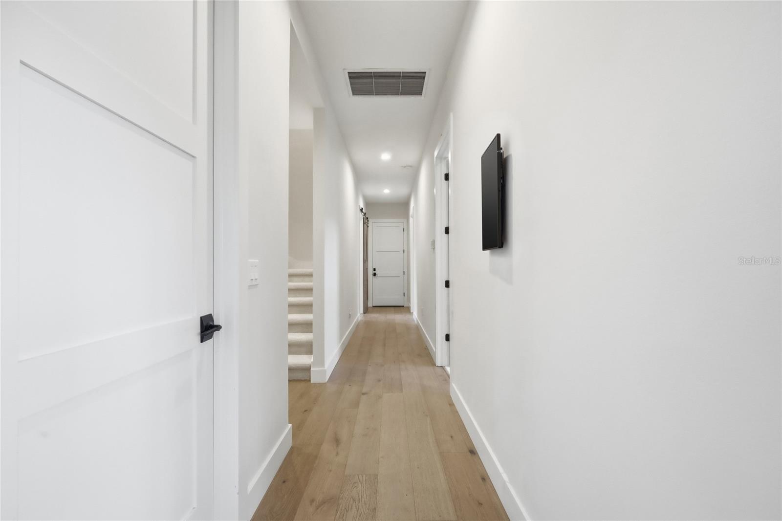 Image 41 of 86 For 15210 Oakland Avenue