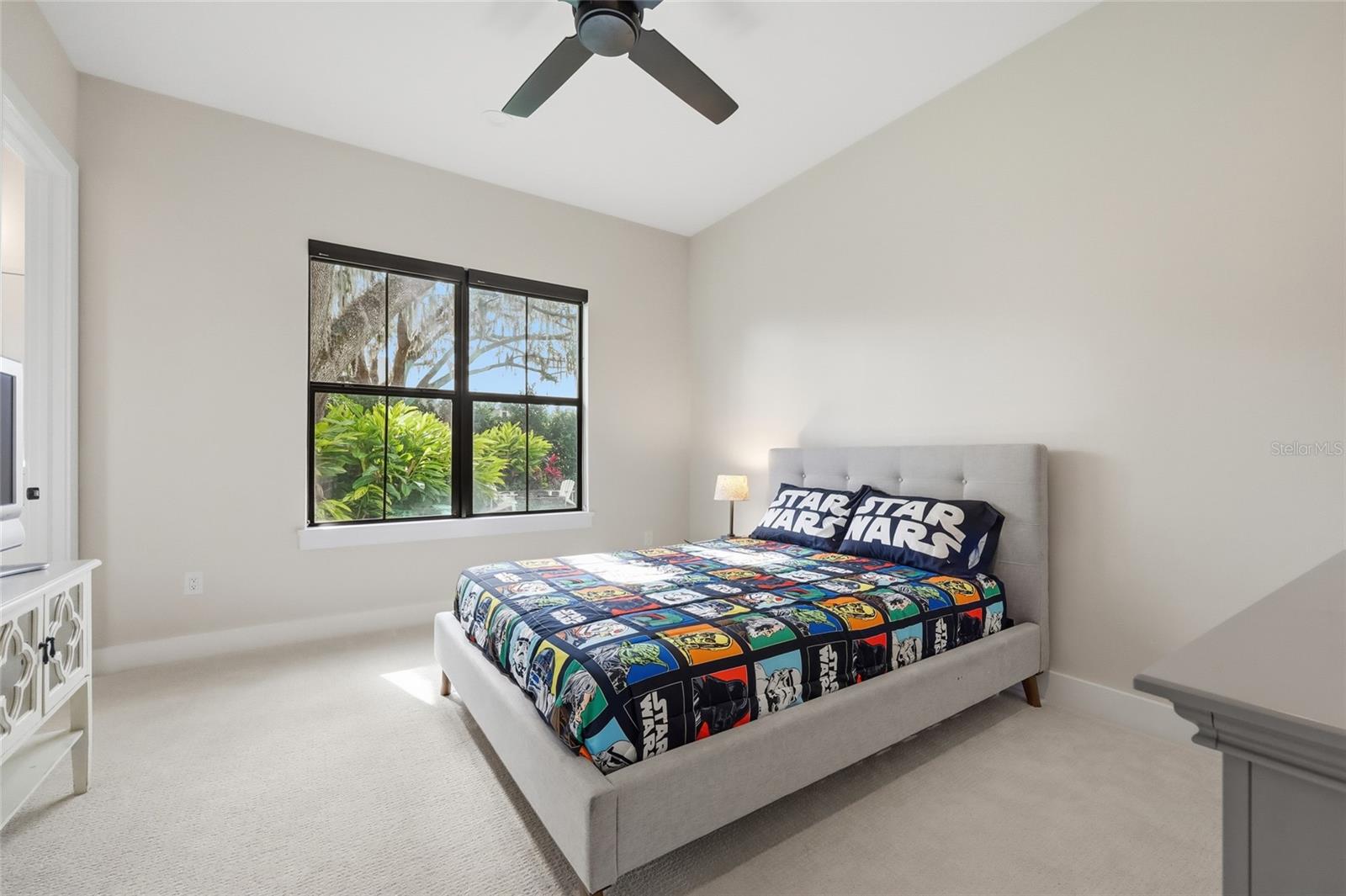 Image 42 of 86 For 15210 Oakland Avenue