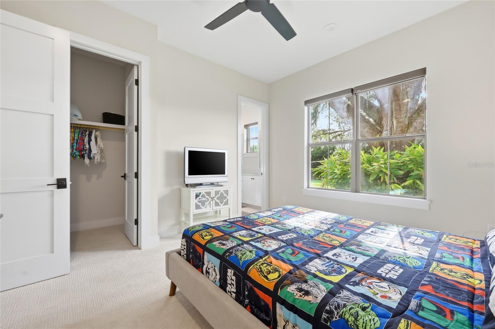 Image 43 of 86 For 15210 Oakland Avenue