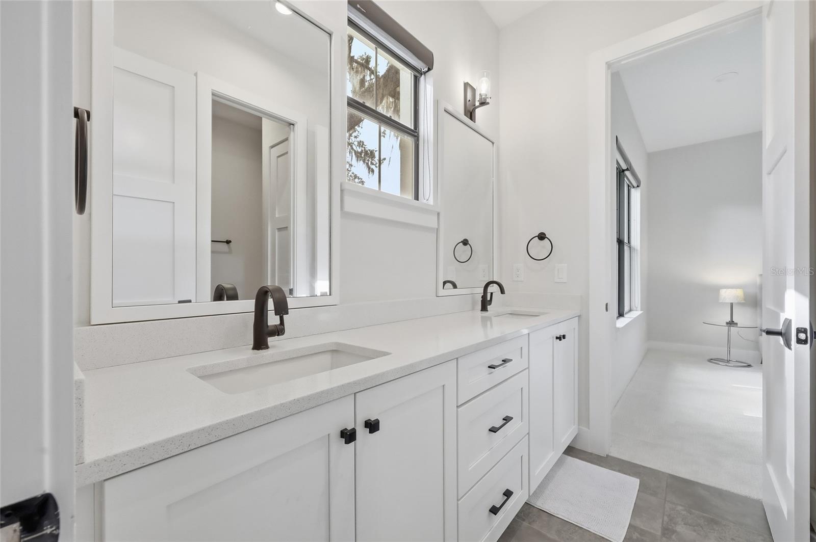 Image 45 of 86 For 15210 Oakland Avenue