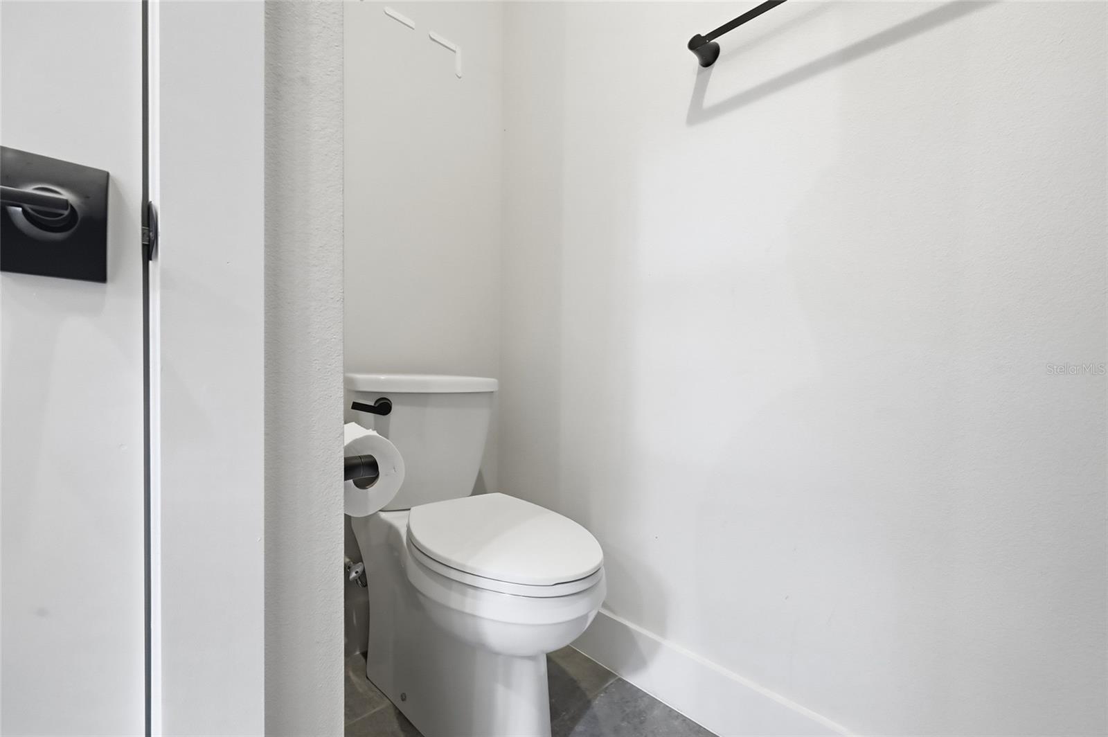 Image 47 of 86 For 15210 Oakland Avenue