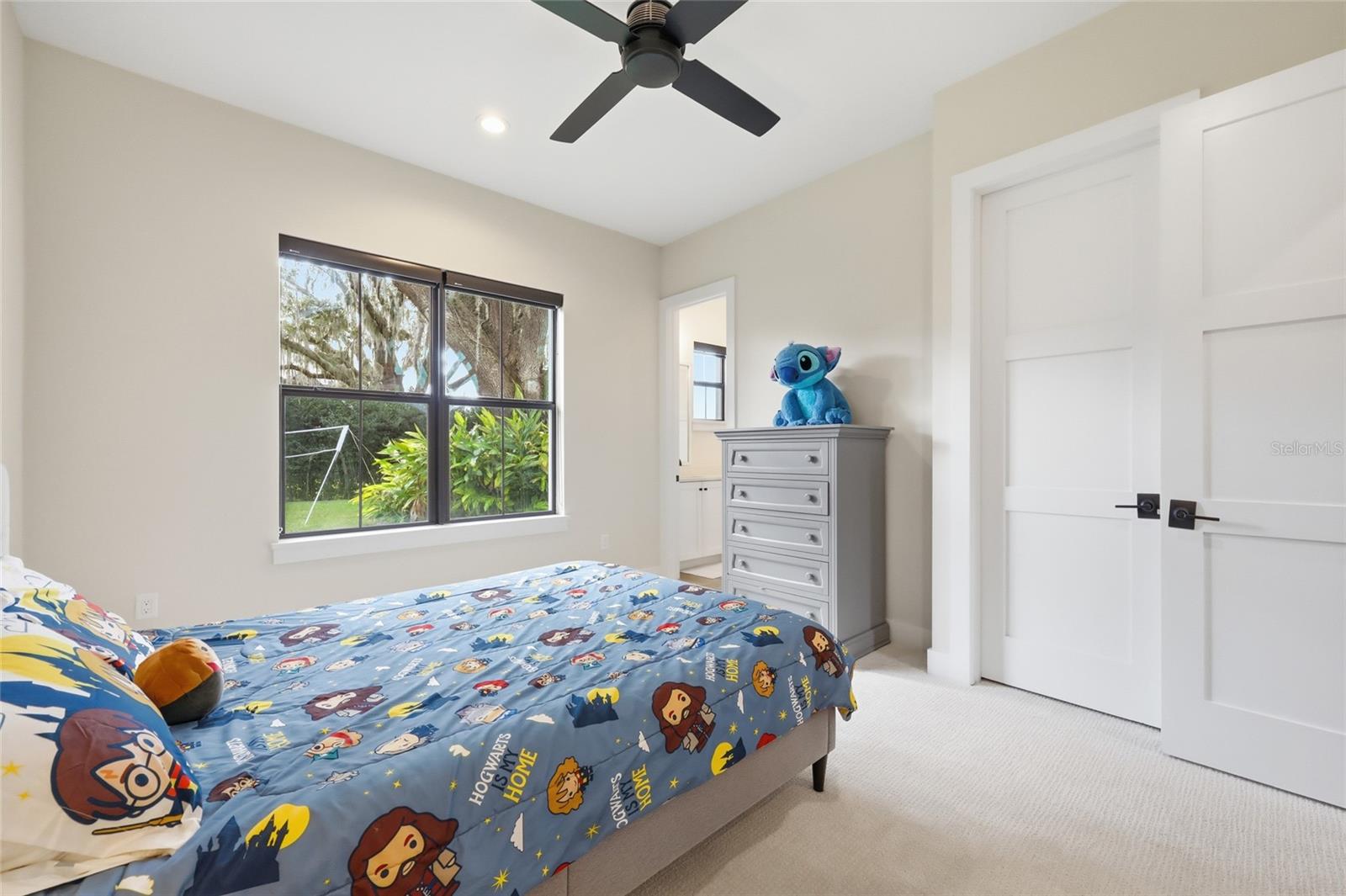 Image 49 of 86 For 15210 Oakland Avenue