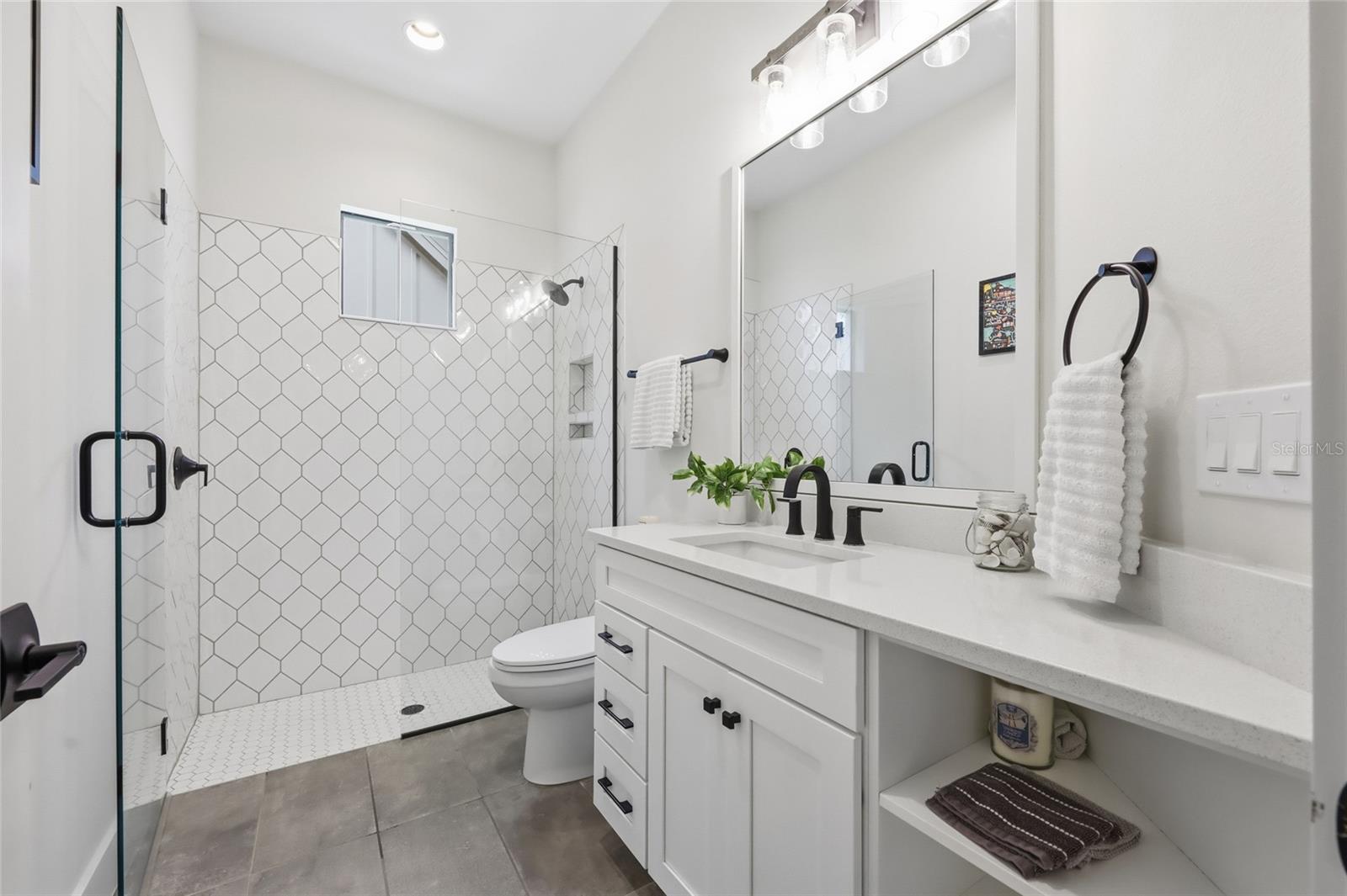 Image 53 of 86 For 15210 Oakland Avenue