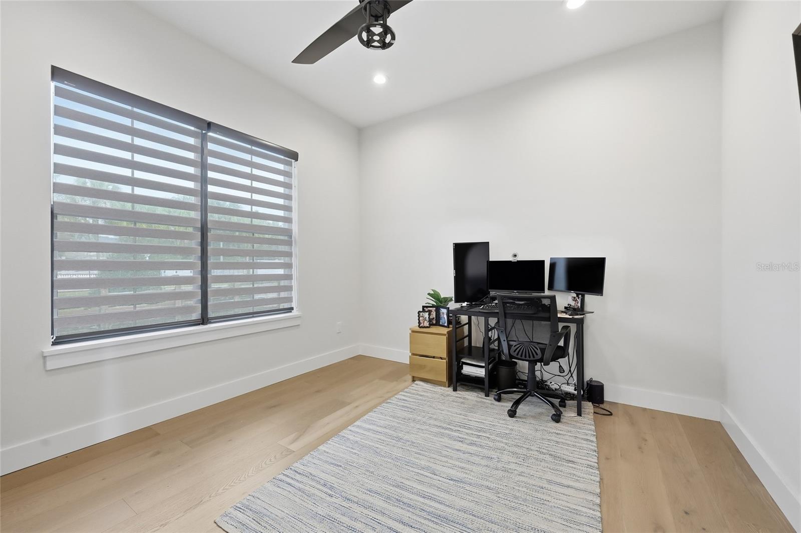 Image 55 of 86 For 15210 Oakland Avenue