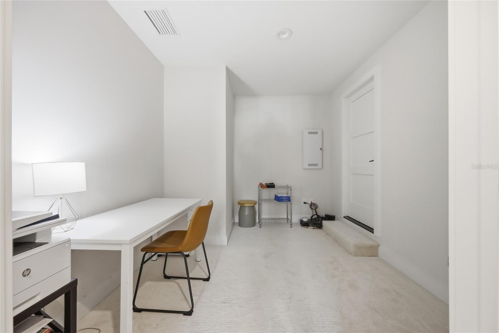 Image 61 of 86 For 15210 Oakland Avenue