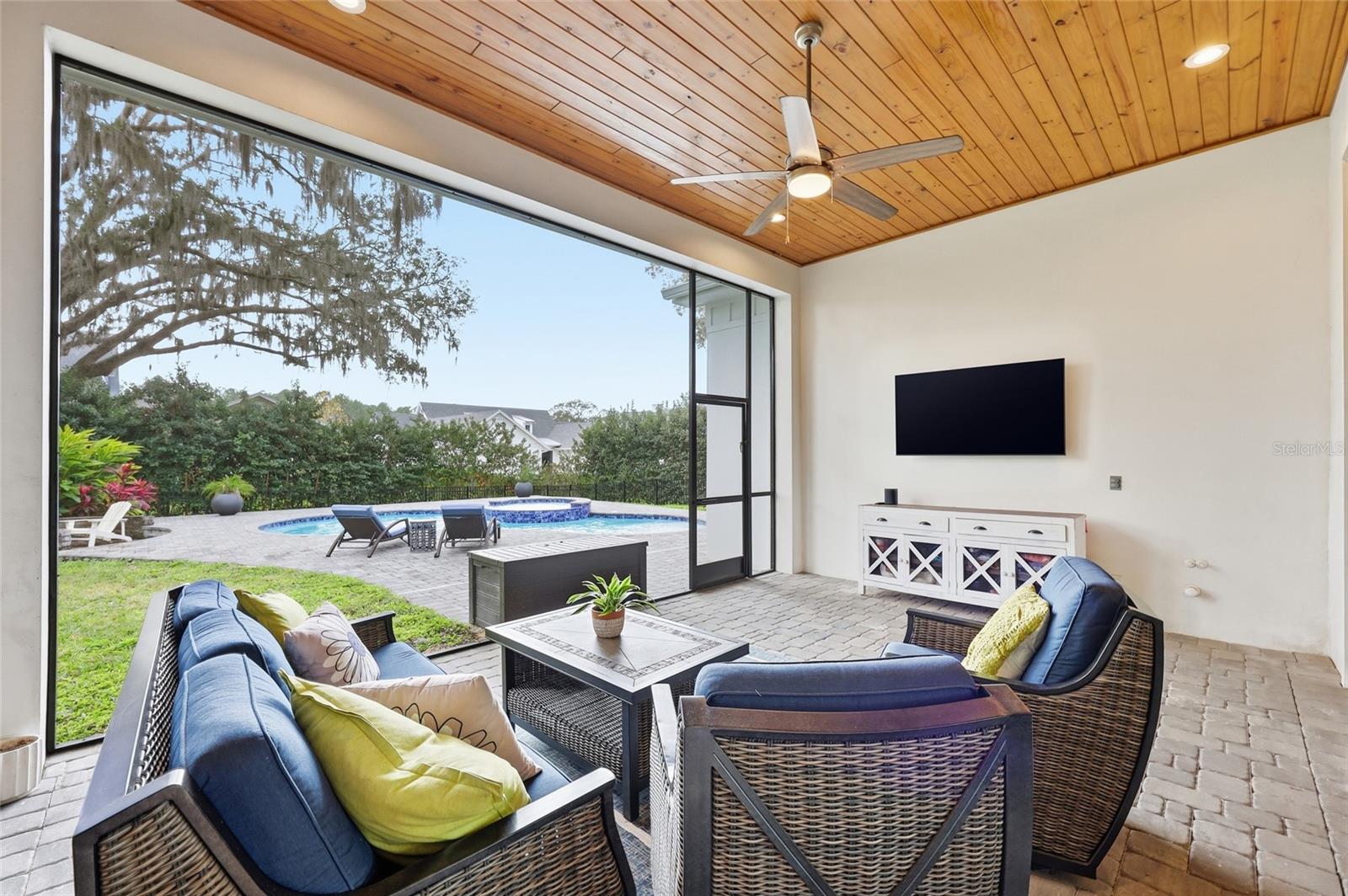 Image 65 of 86 For 15210 Oakland Avenue