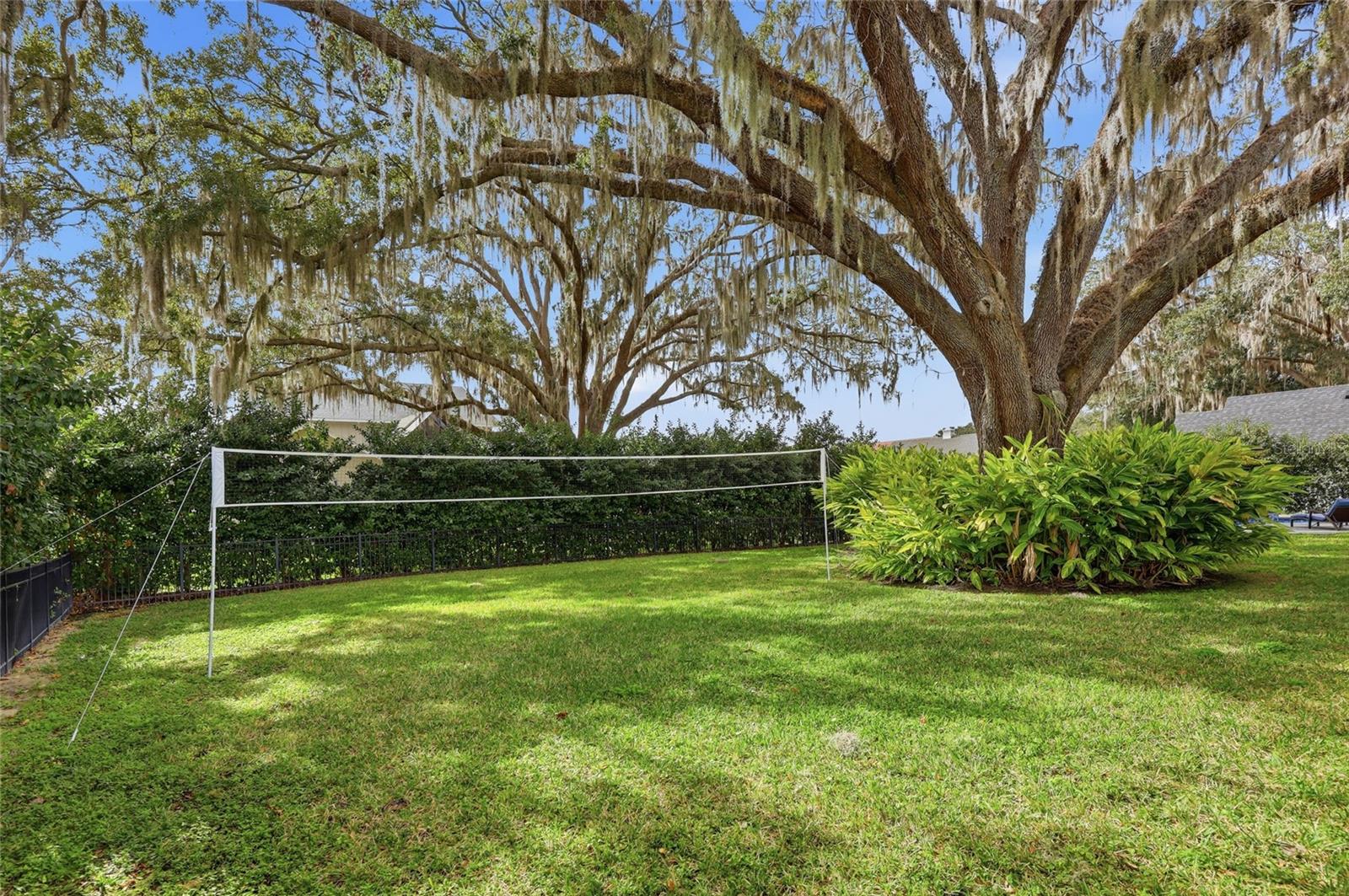 Image 76 of 86 For 15210 Oakland Avenue