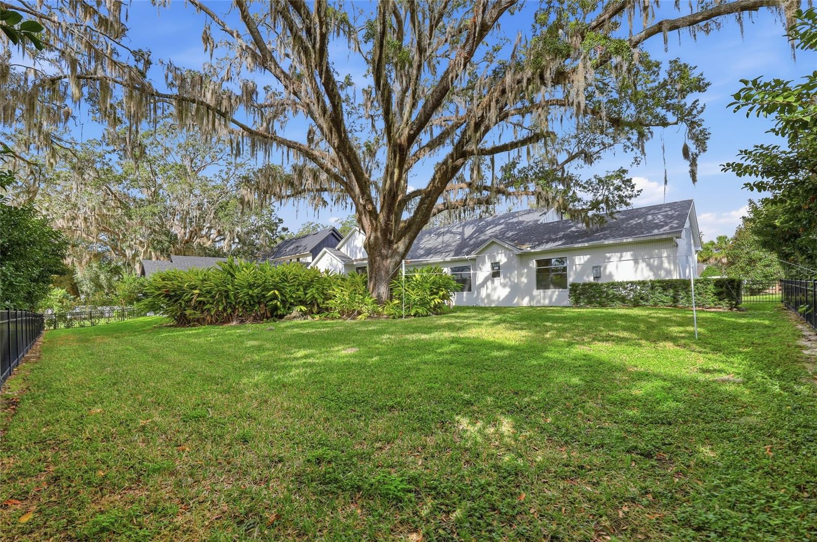 Image 78 of 86 For 15210 Oakland Avenue