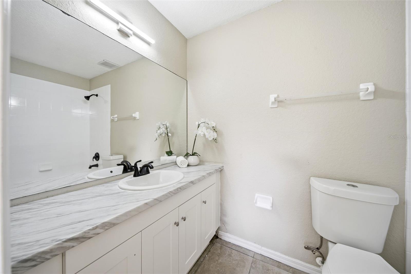 Image 17 of 21 For 212 15th Street