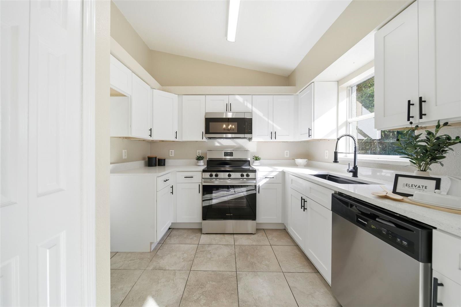 Image 4 of 21 For 212 15th Street