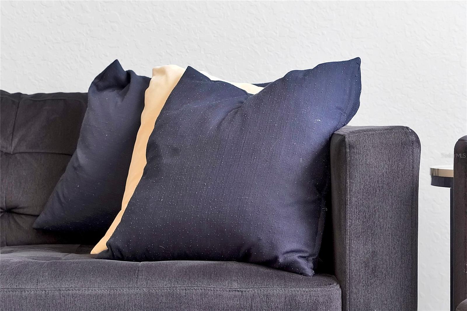 Image 14 of 95 For 7671 Otterspool Street