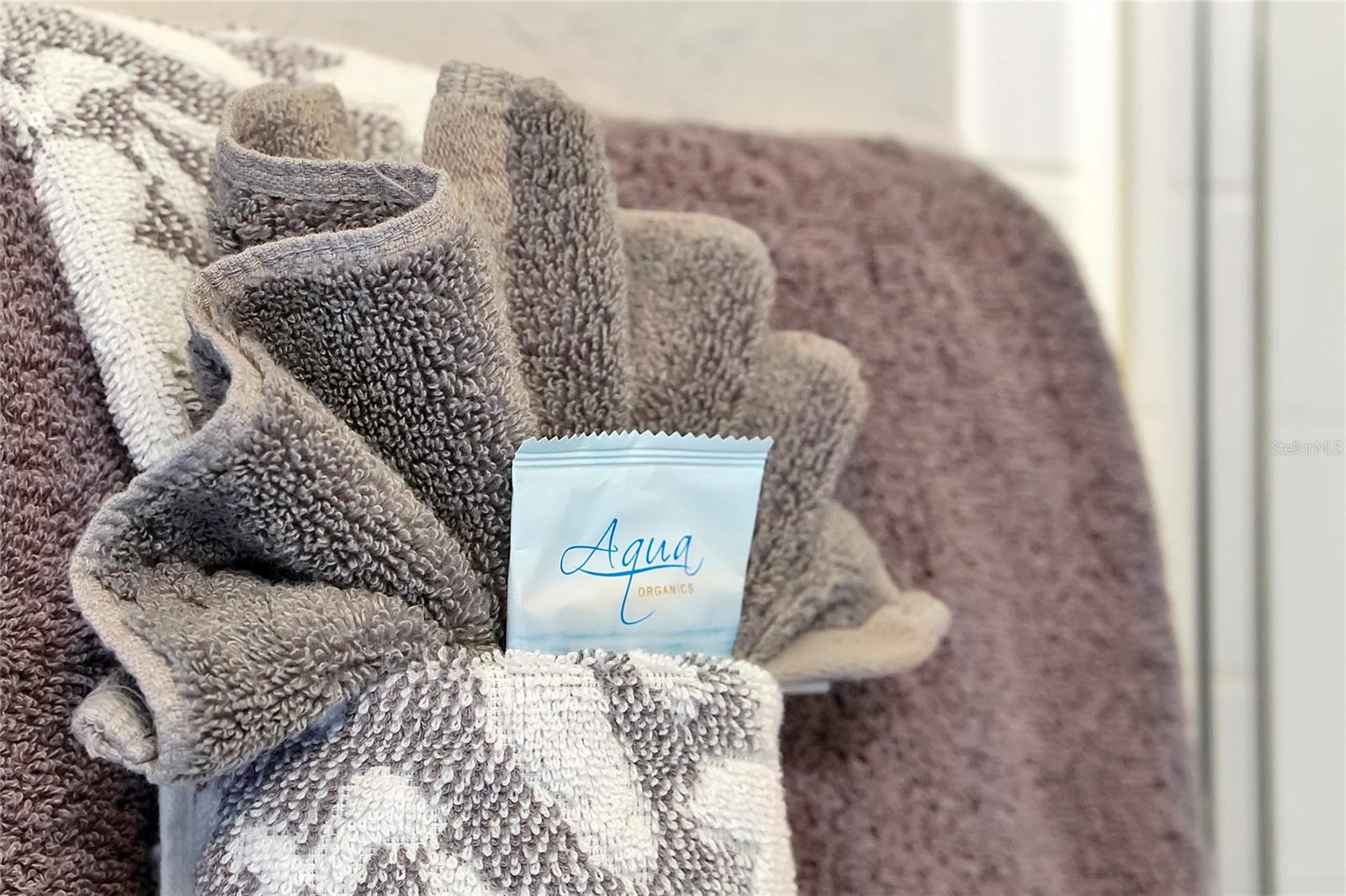 Image 28 of 95 For 7671 Otterspool Street