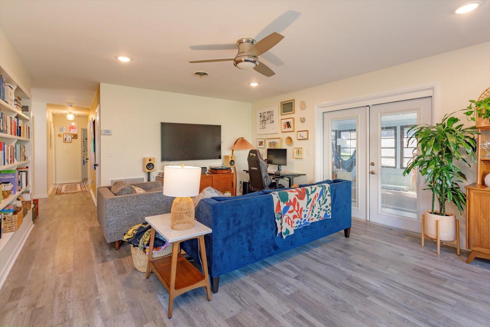 Image 11 of 24 For 4018 Brandeis Avenue