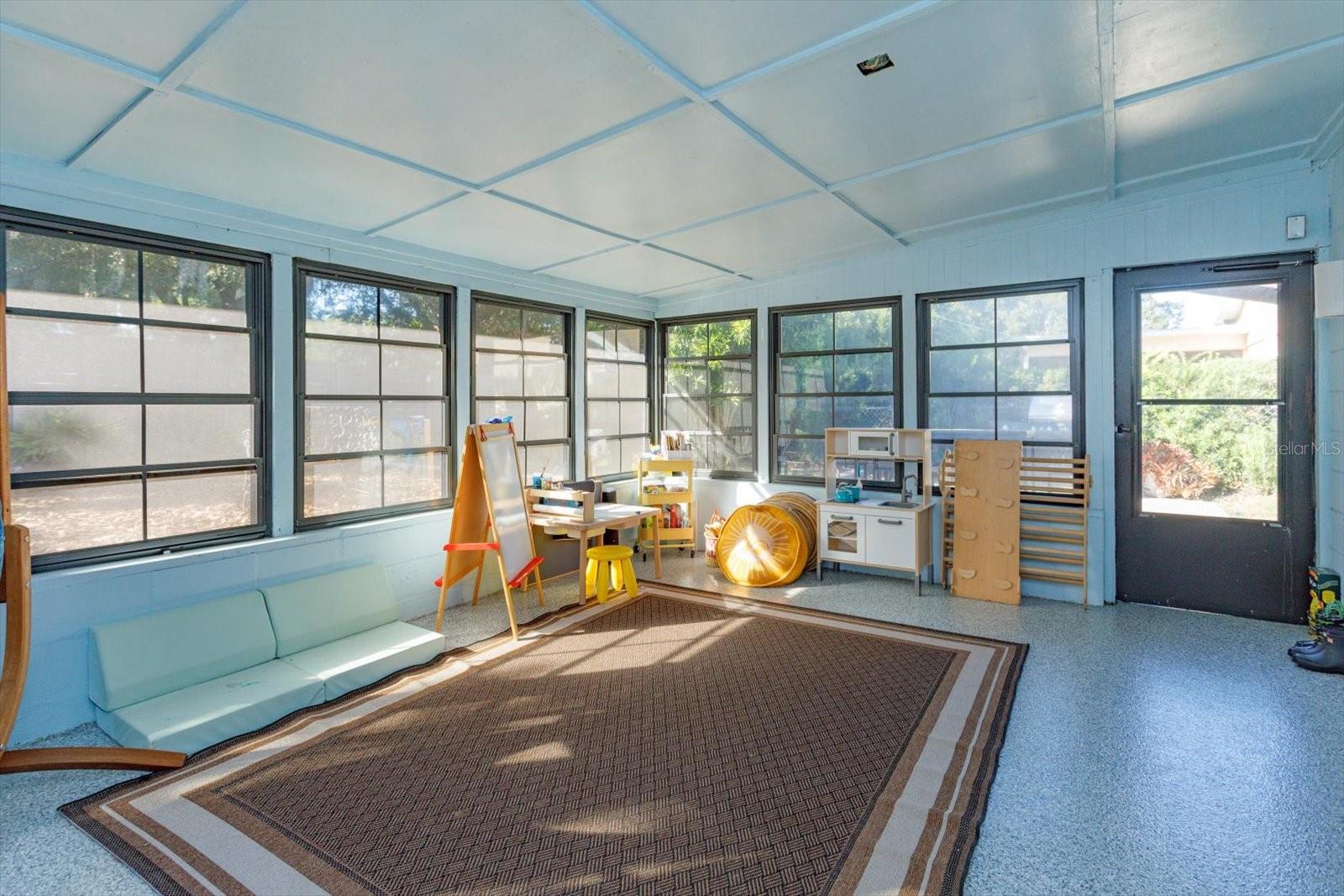 Image 13 of 24 For 4018 Brandeis Avenue