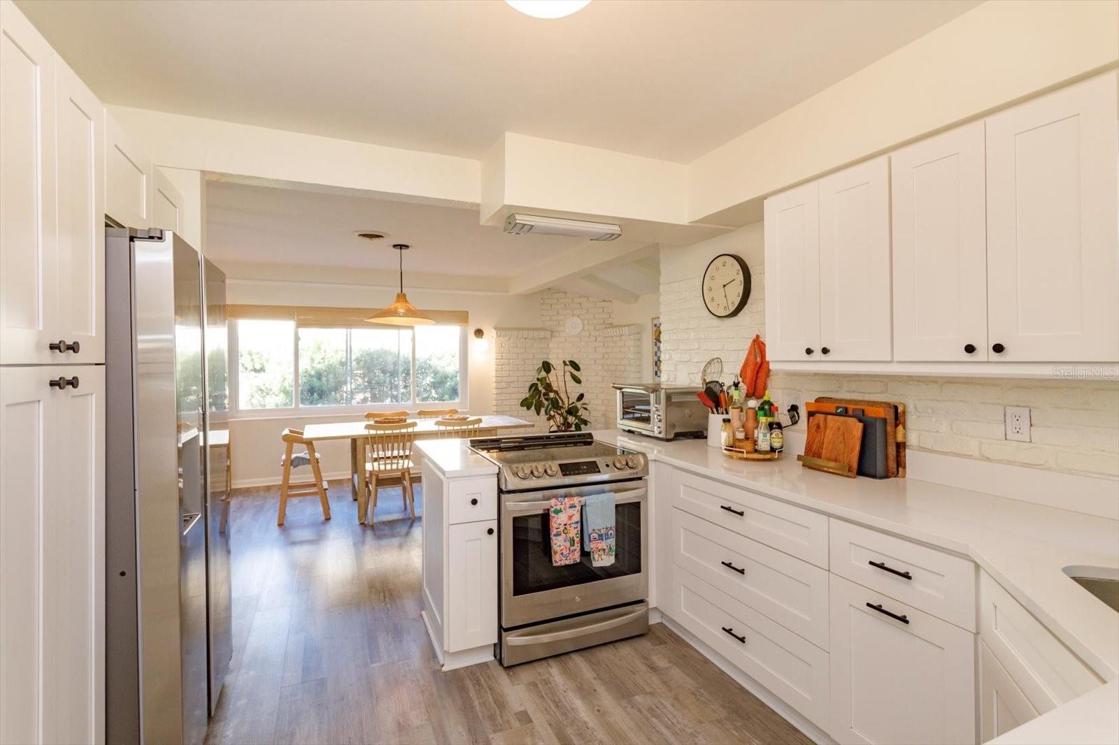 Image 6 of 24 For 4018 Brandeis Avenue