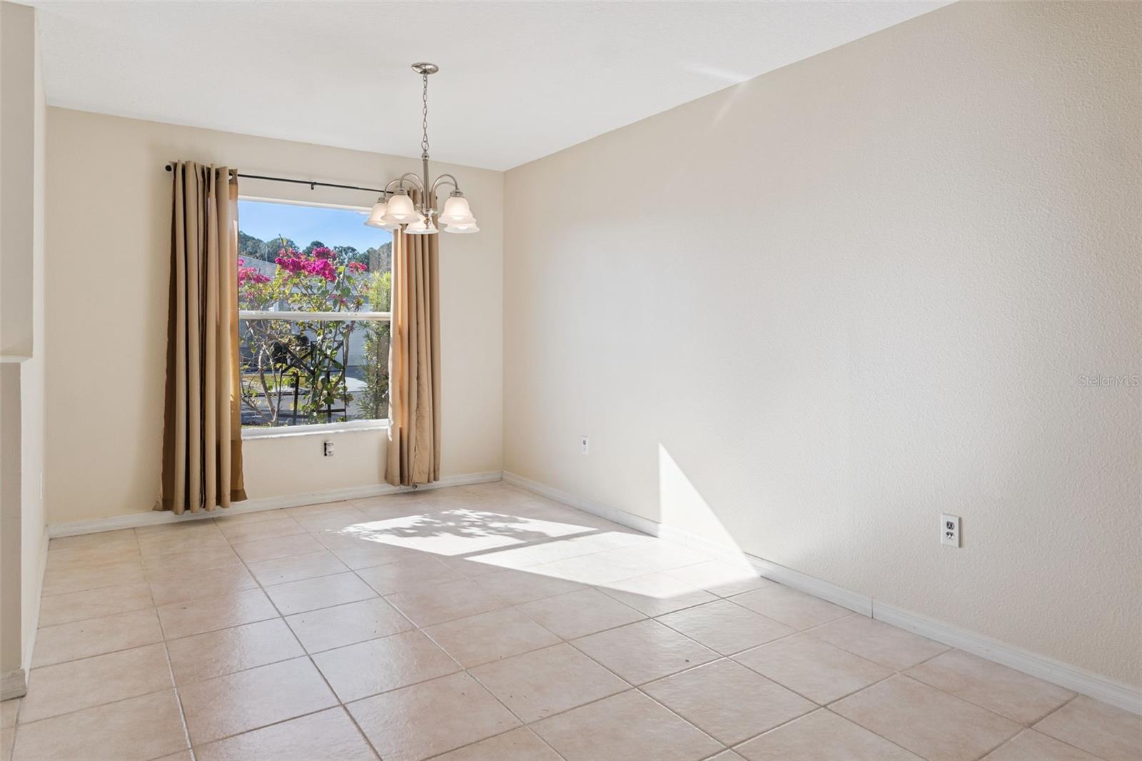 Image 5 of 29 For 29327 Zeller Avenue