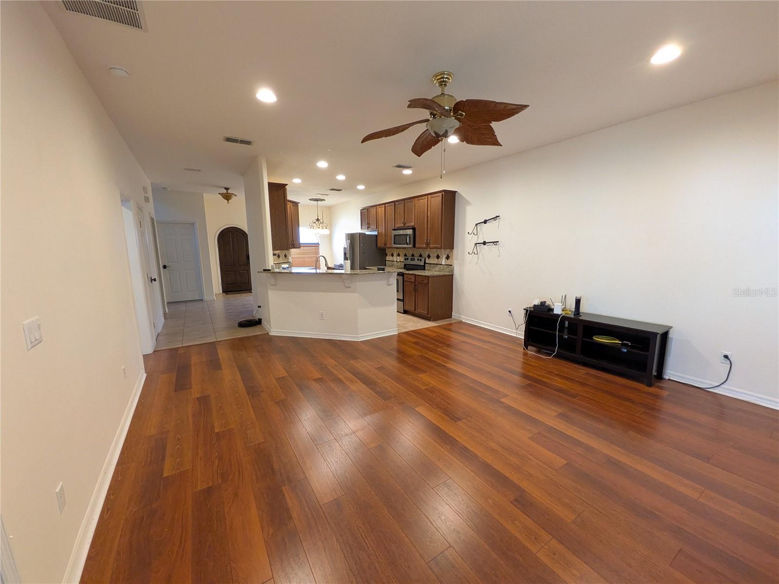 Image 5 of 26 For 1720 Crocker Avenue