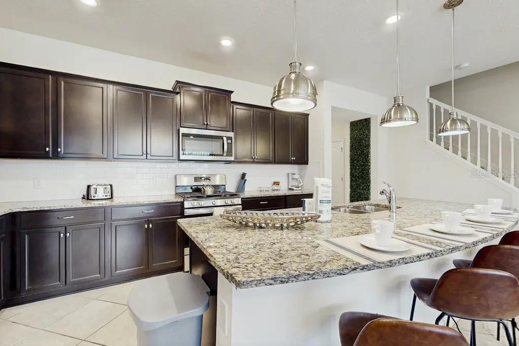 Image 2 of 26 For 7472 Oakmoss Loop