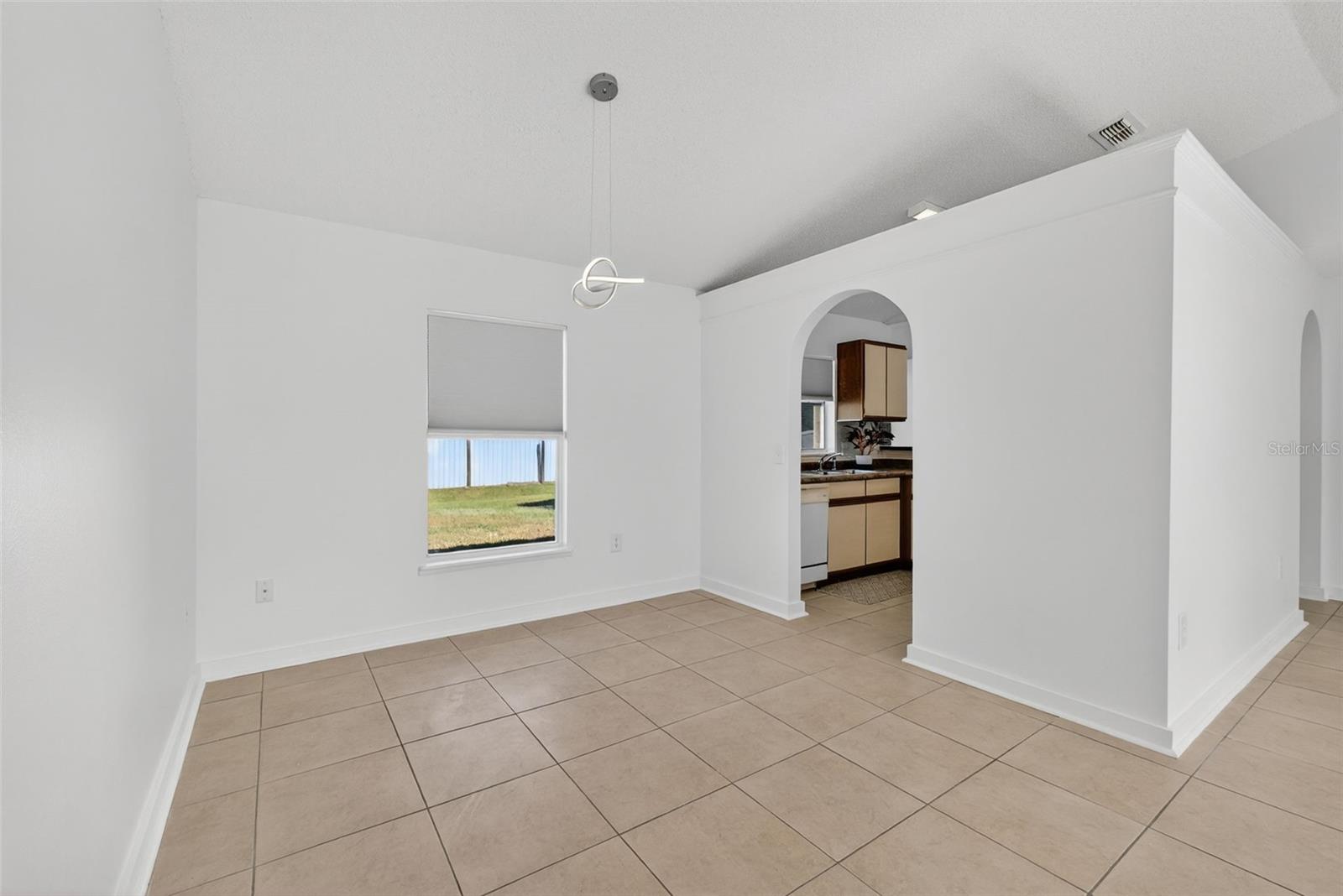 Image 10 of 53 For 2346 Queenswood Circle