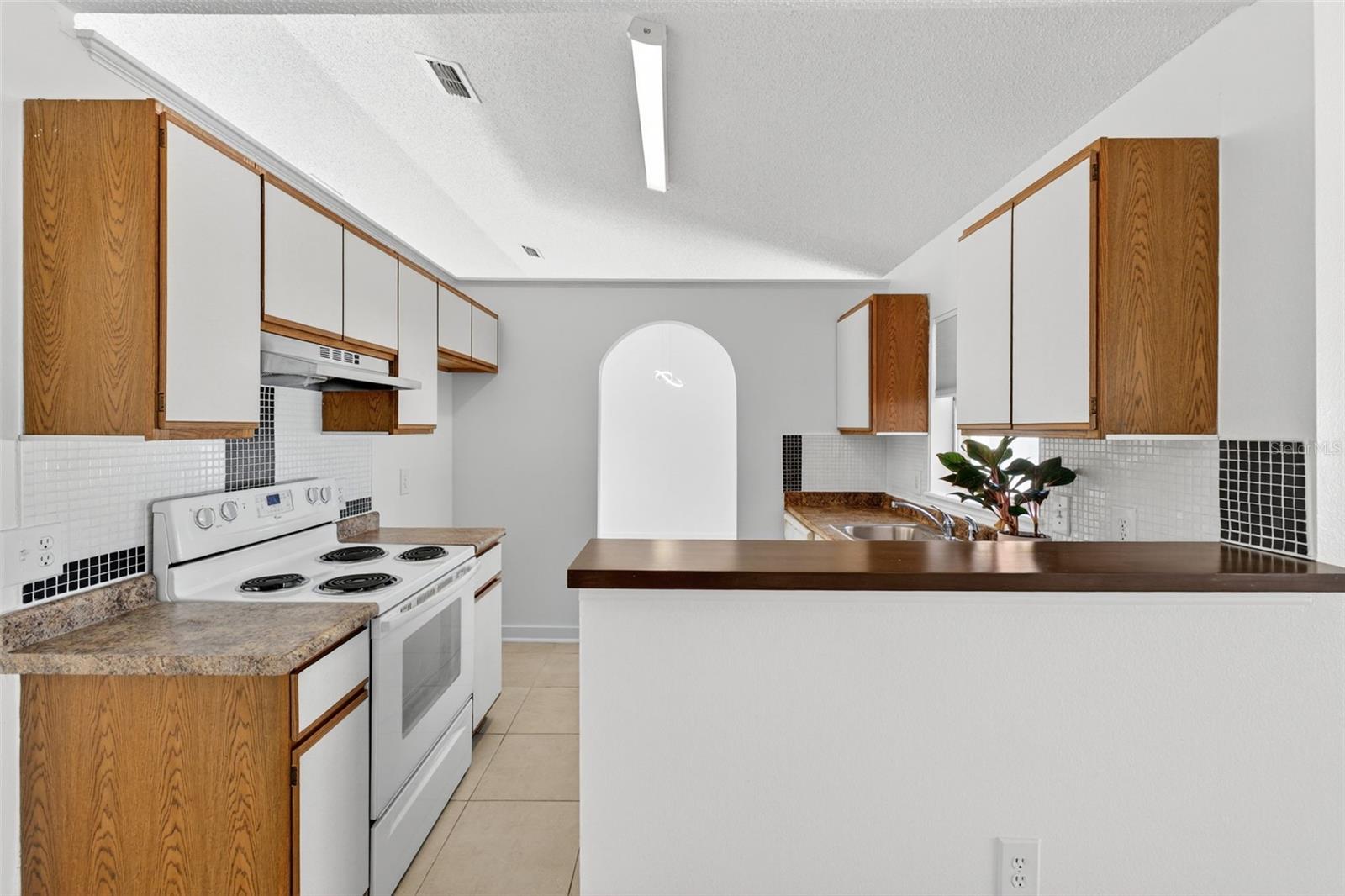 Image 11 of 53 For 2346 Queenswood Circle