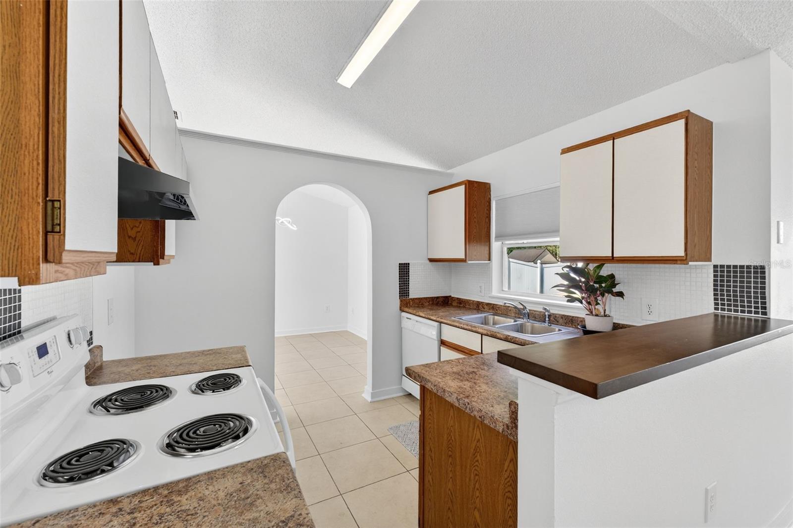 Image 12 of 53 For 2346 Queenswood Circle