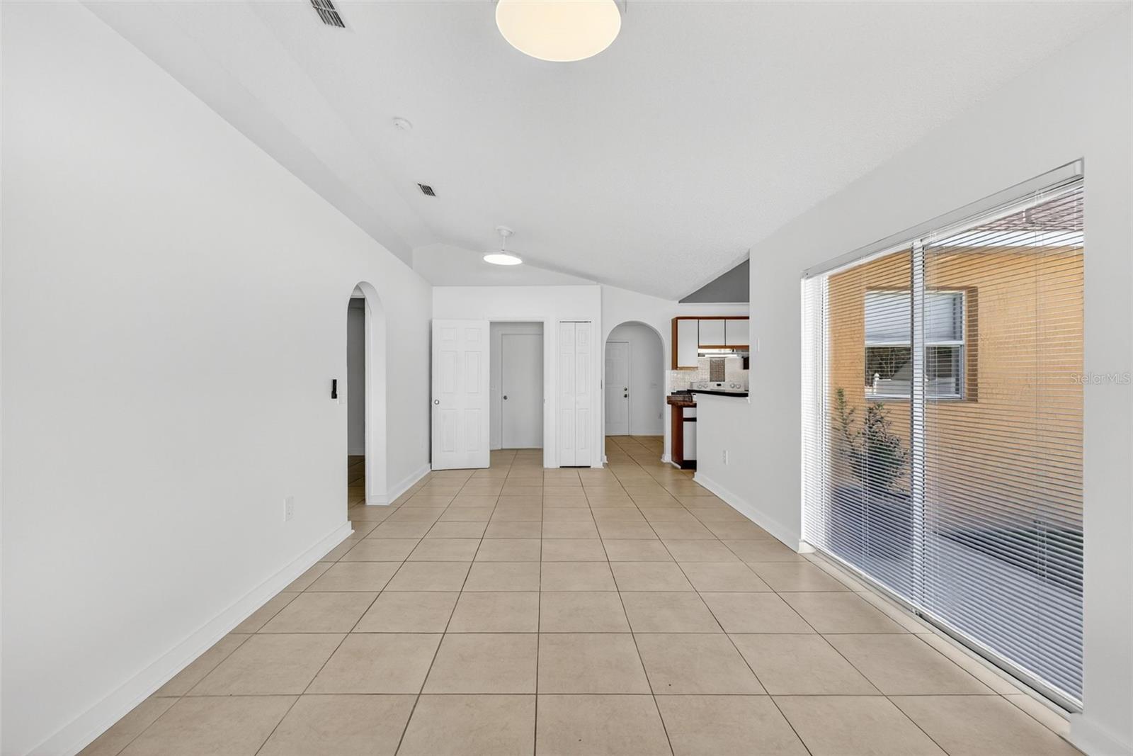 Image 21 of 53 For 2346 Queenswood Circle