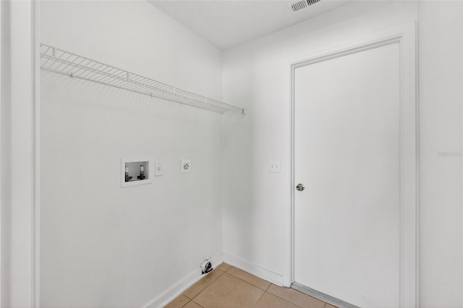 Image 22 of 53 For 2346 Queenswood Circle