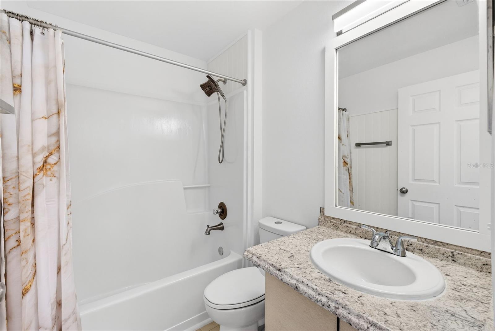 Image 36 of 53 For 2346 Queenswood Circle