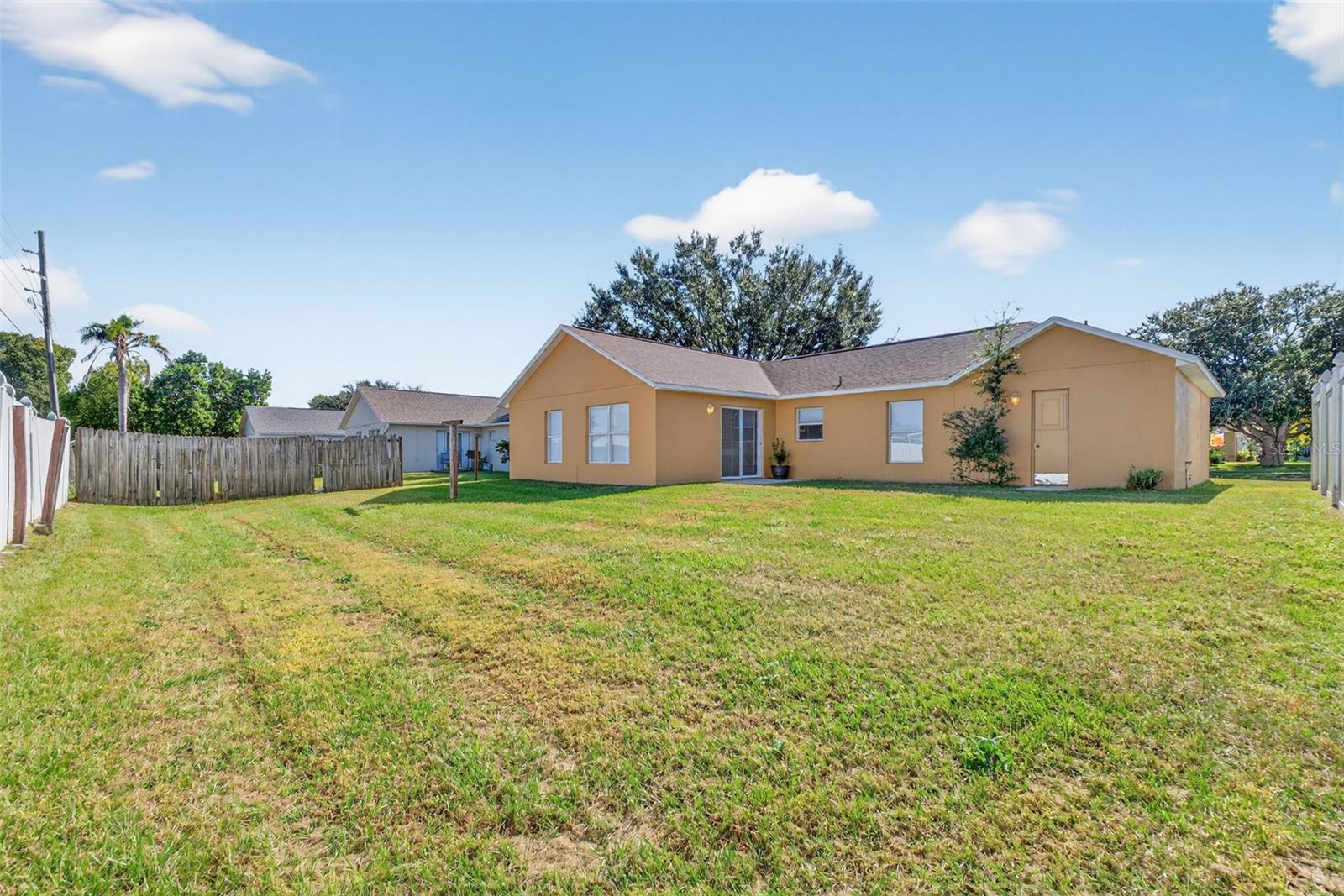 Image 39 of 53 For 2346 Queenswood Circle