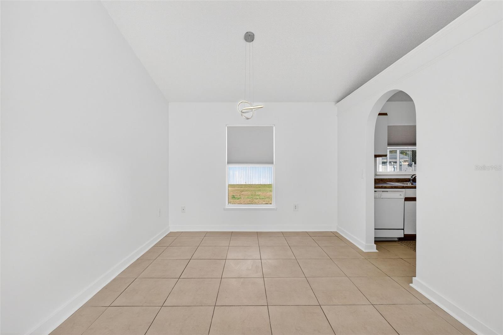 Image 9 of 53 For 2346 Queenswood Circle