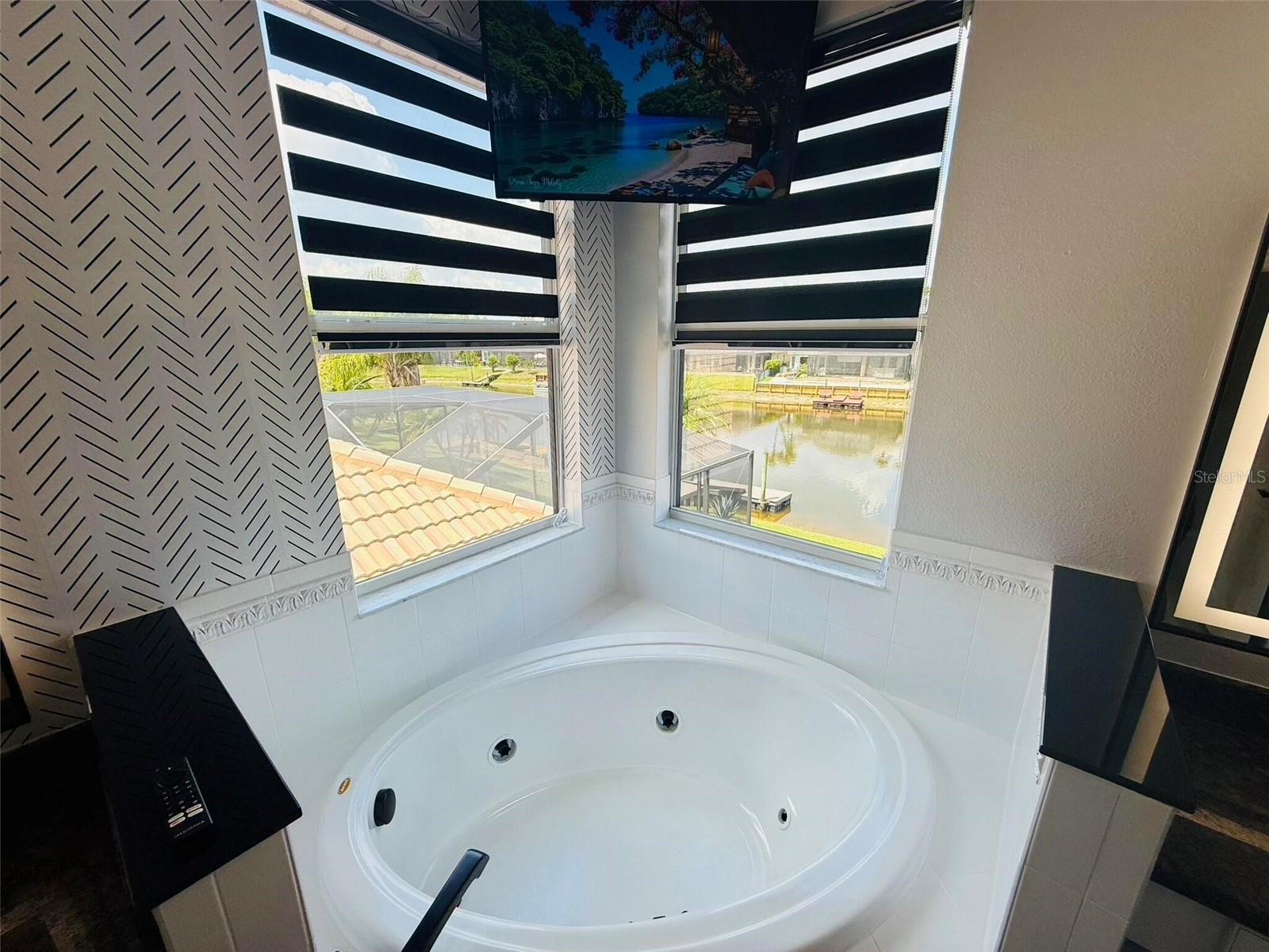 Image 18 of 75 For 18018 Malakai Isle Drive