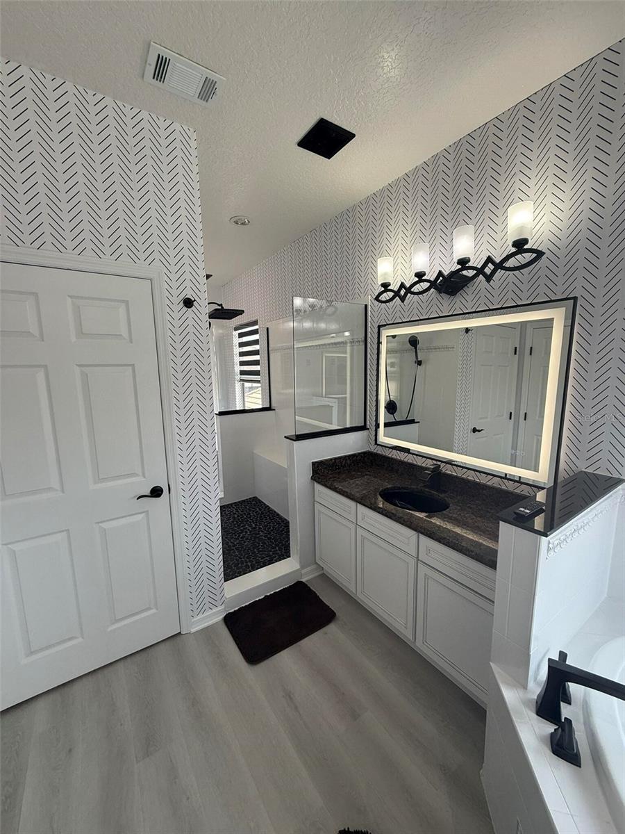 Image 21 of 75 For 18018 Malakai Isle Drive