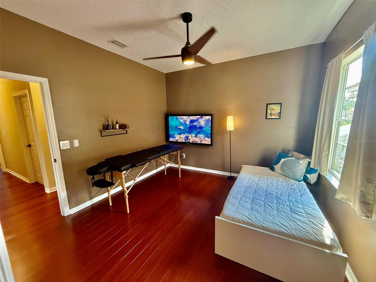 Image 27 of 75 For 18018 Malakai Isle Drive