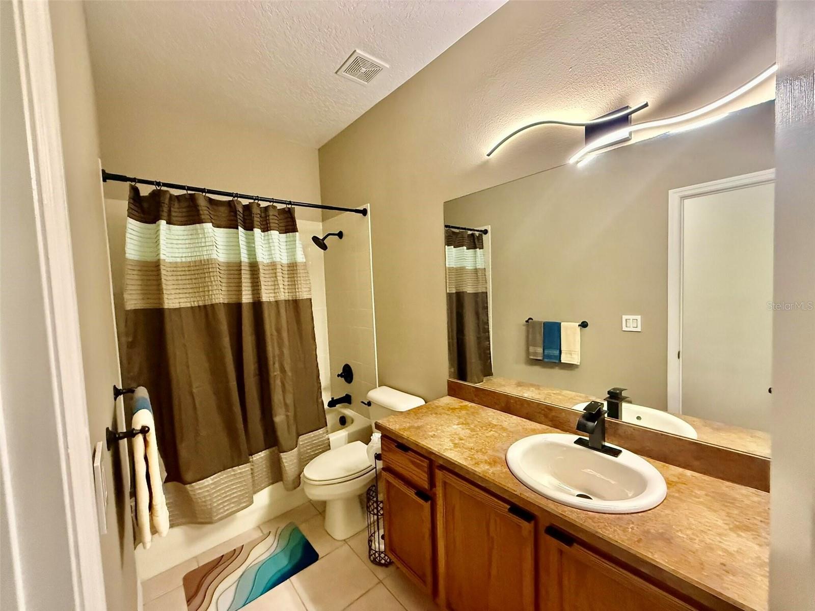 Image 30 of 75 For 18018 Malakai Isle Drive