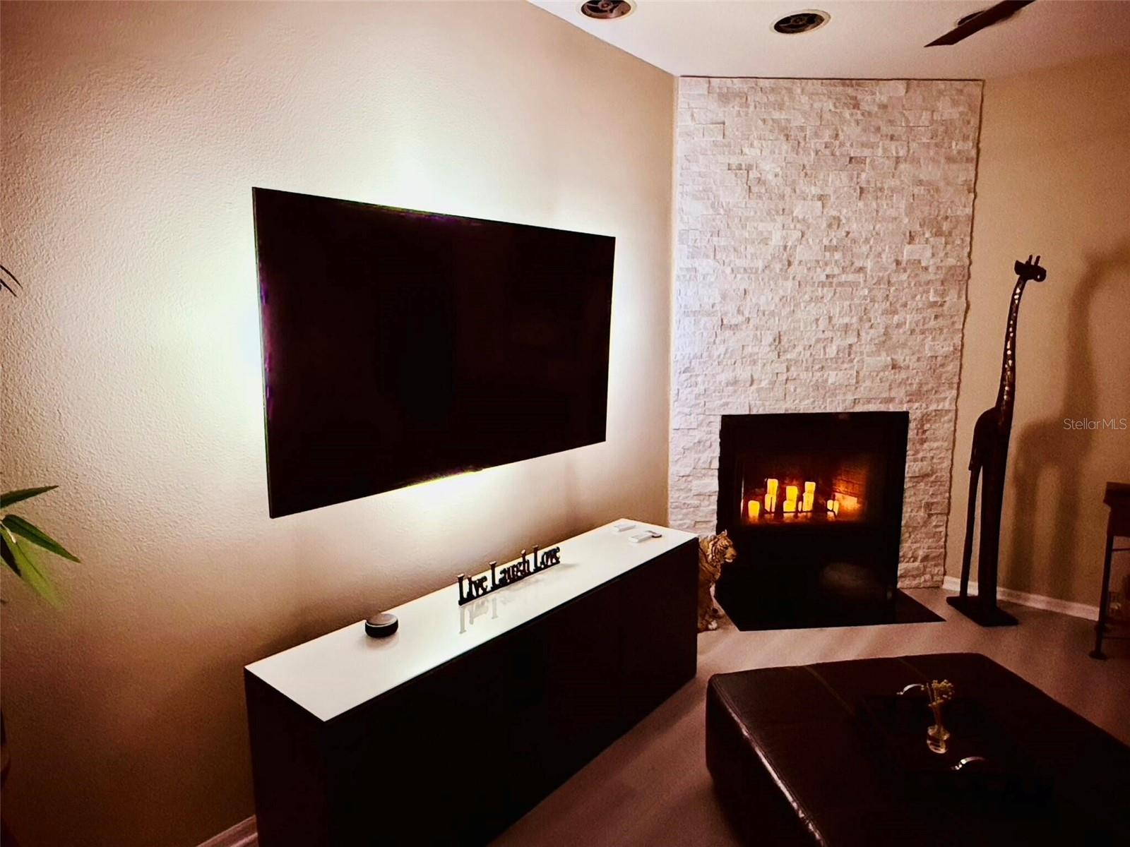 Image 54 of 75 For 18018 Malakai Isle Drive