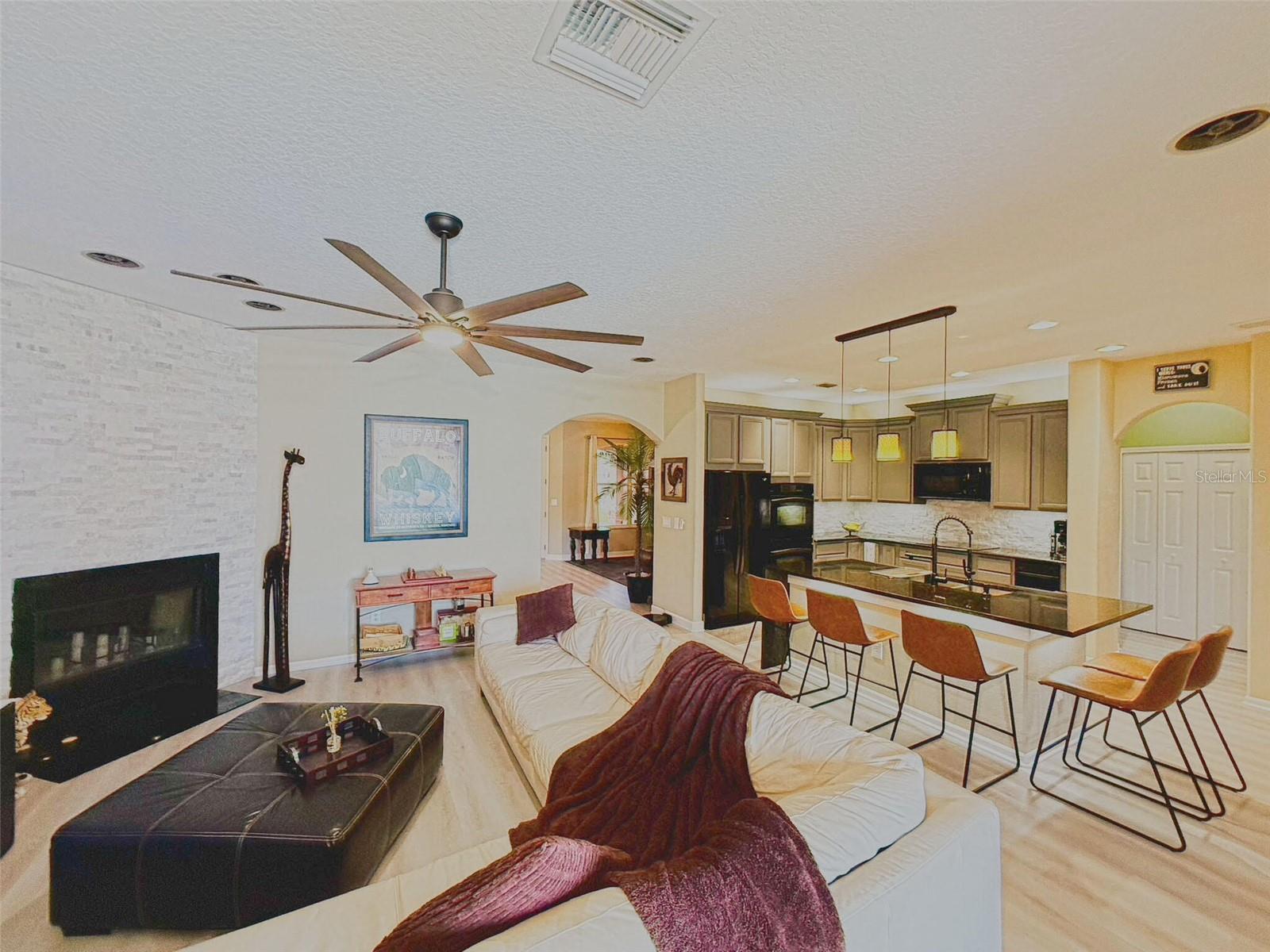 Image 6 of 75 For 18018 Malakai Isle Drive