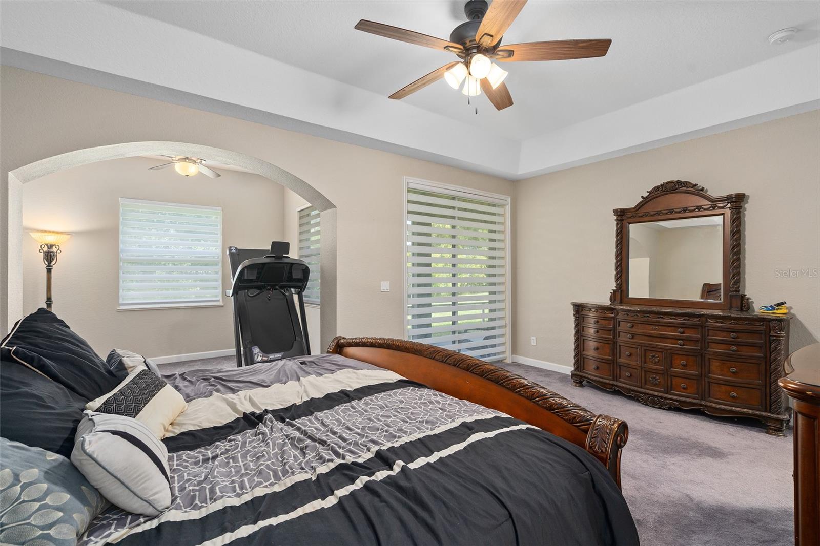 Image 10 of 40 For 932 Classic View Drive