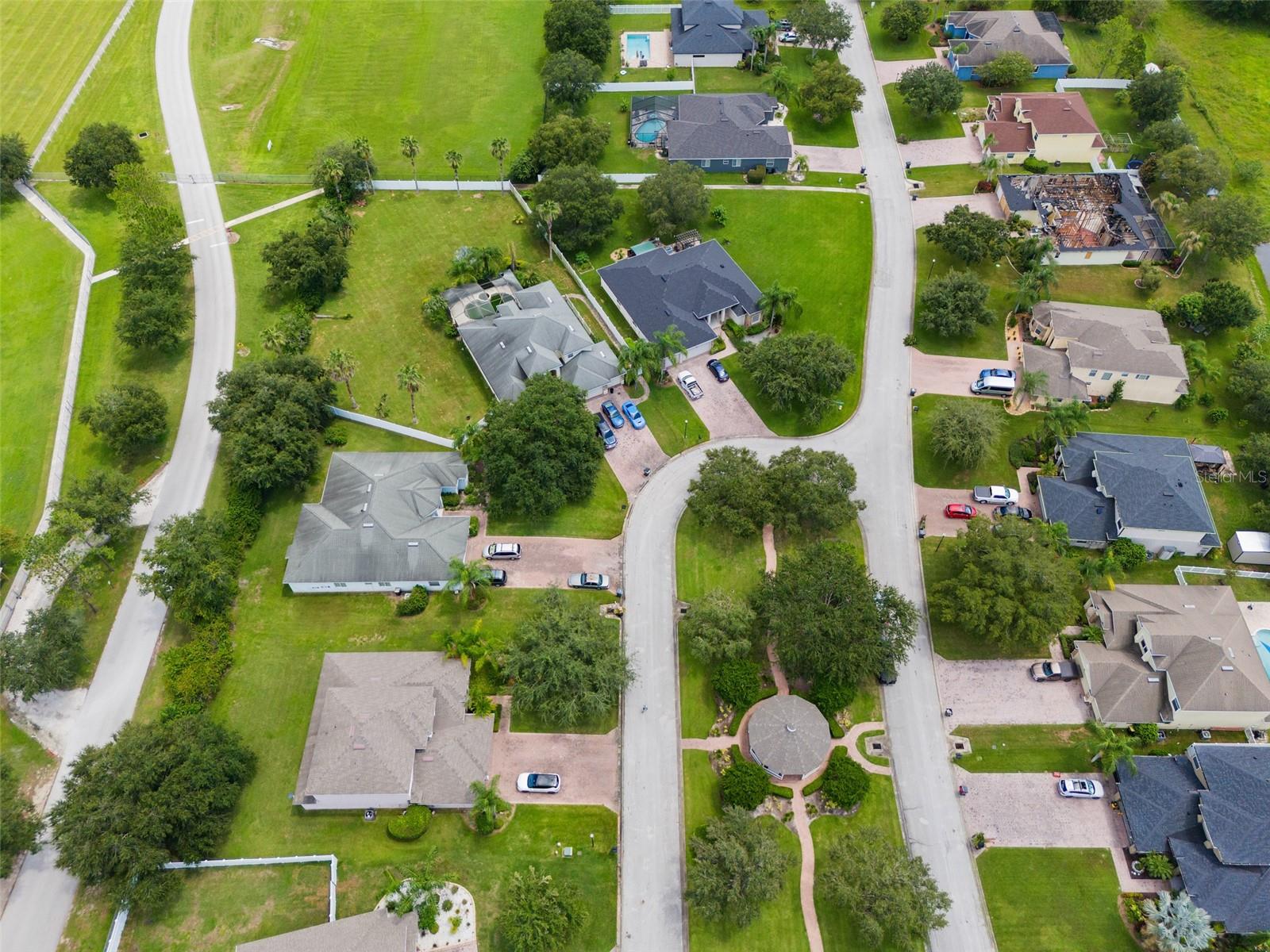 Image 40 of 40 For 932 Classic View Drive