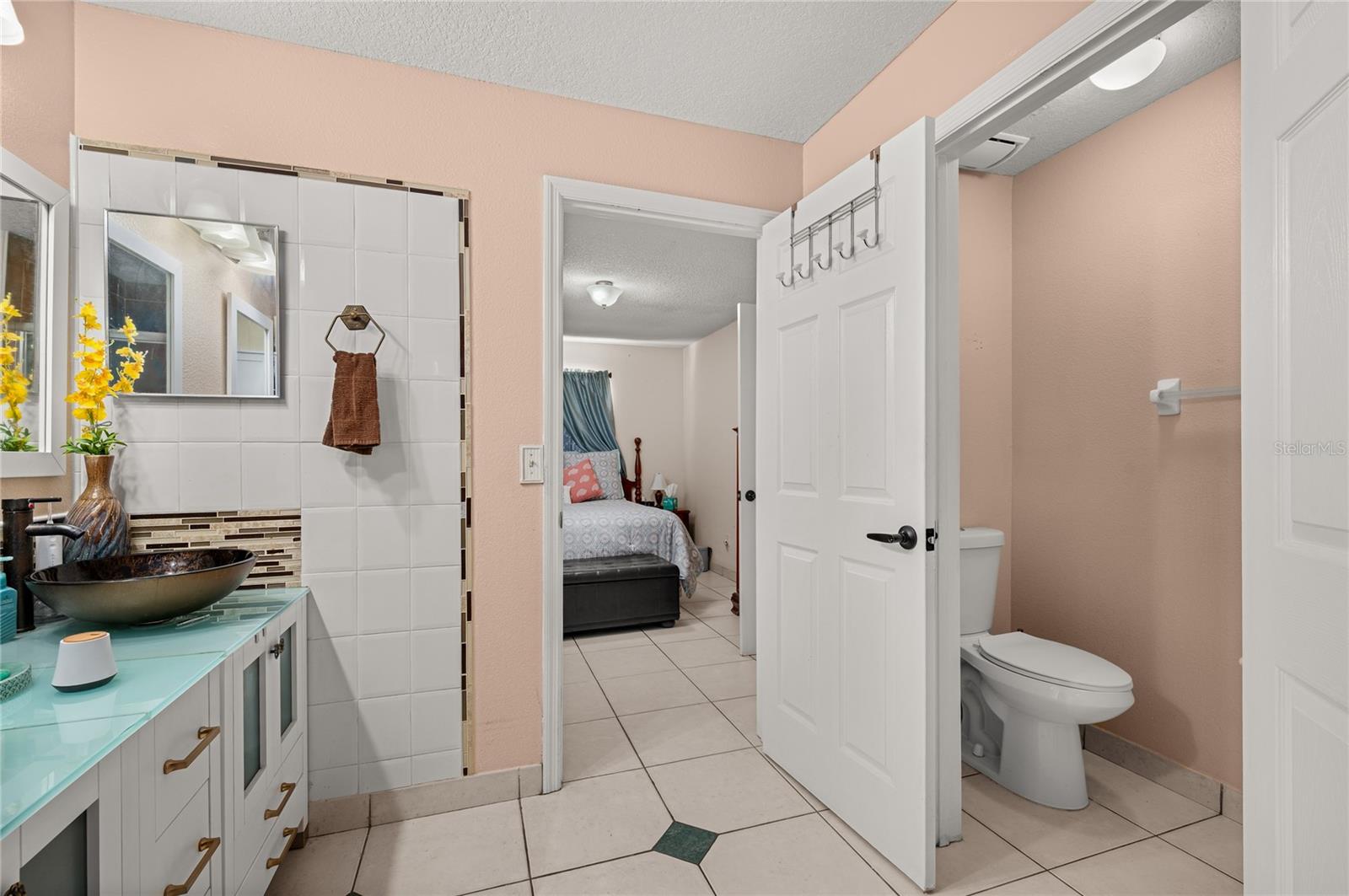 Image 18 of 31 For 2225 Santa Lucia Street