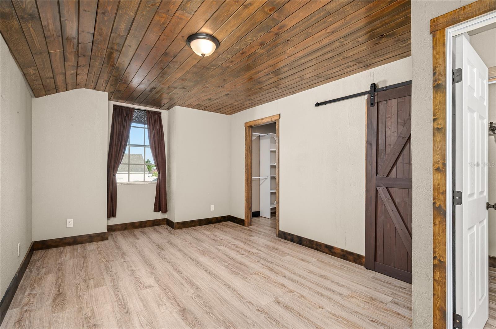 Image 23 of 31 For 2225 Santa Lucia Street