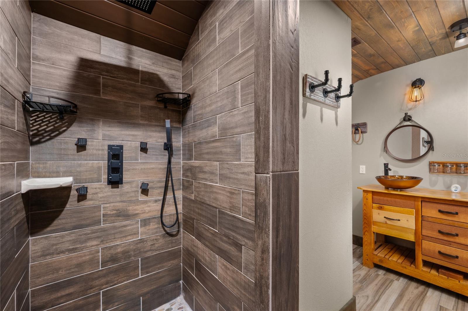 Image 25 of 31 For 2225 Santa Lucia Street