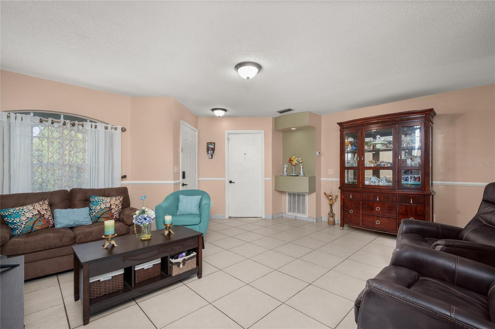 Image 7 of 31 For 2225 Santa Lucia Street